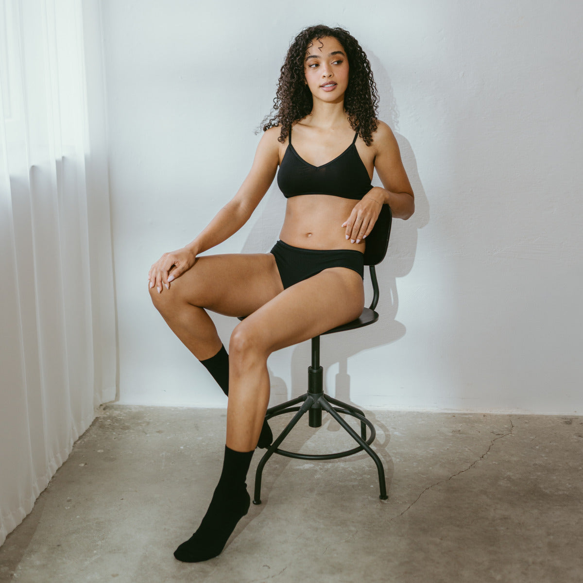 43023-TARISSA-noir1